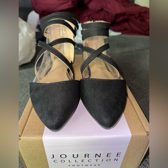 Journee collection black flats. - Picture 4 of 4